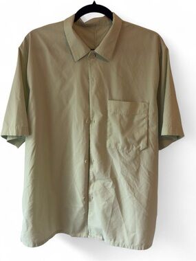 Lululemon Men's Short-Sleeve Button-Up Shirt in Light green